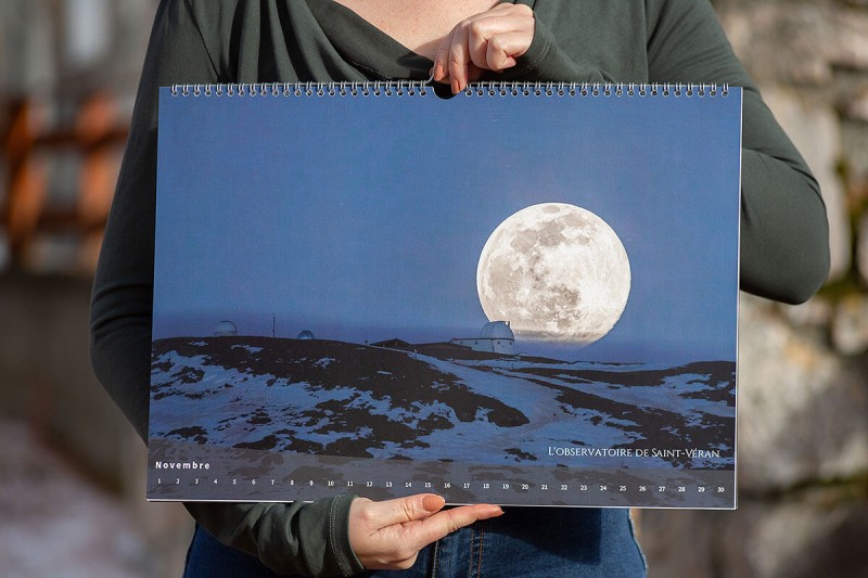 Observatoire de Saint-Véran avec la pleine lune